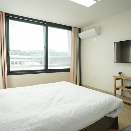 Living In Jeju Island Appartement Buitenkant foto