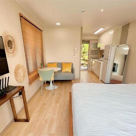 Living In Jeju Island Appartement Buitenkant foto