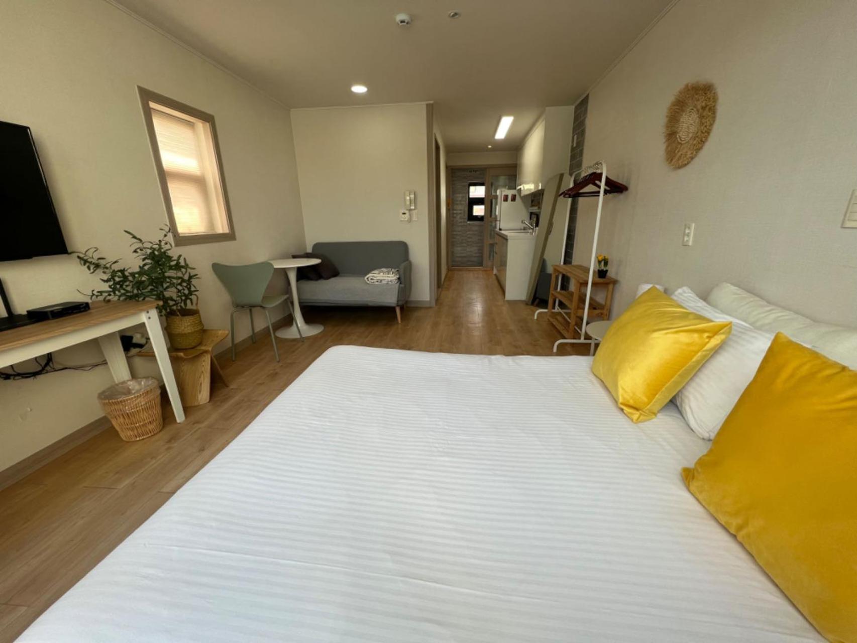 Living In Jeju Island Appartement Buitenkant foto